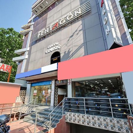 Townhouse Oak Pentagon Residency Hotel Bhubaneswar Exterior foto