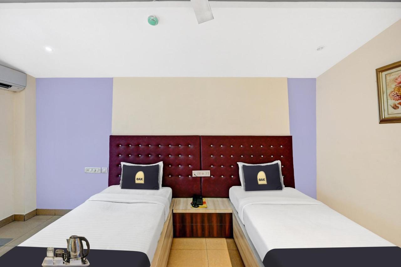 Townhouse Oak Pentagon Residency Hotel Bhubaneswar Exterior foto