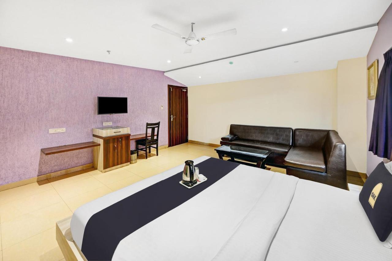 Townhouse Oak Pentagon Residency Hotel Bhubaneswar Exterior foto