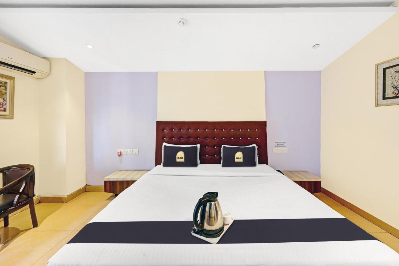 Townhouse Oak Pentagon Residency Hotel Bhubaneswar Exterior foto