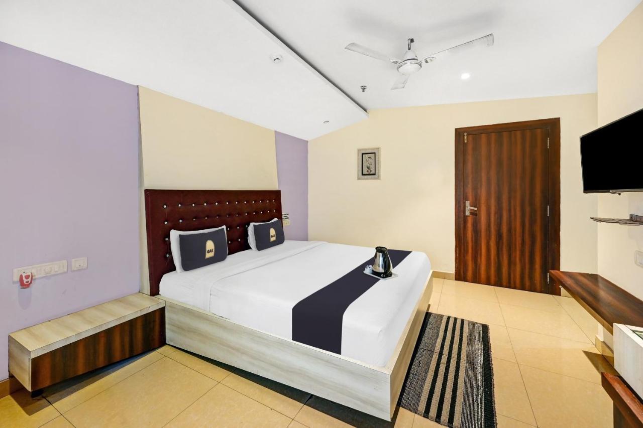 Townhouse Oak Pentagon Residency Hotel Bhubaneswar Exterior foto
